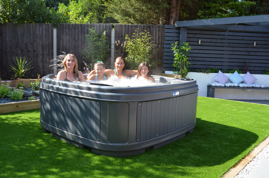 RotoSpa DuraSpa S160 Hot Tub/Cold Plunge (6 Person)