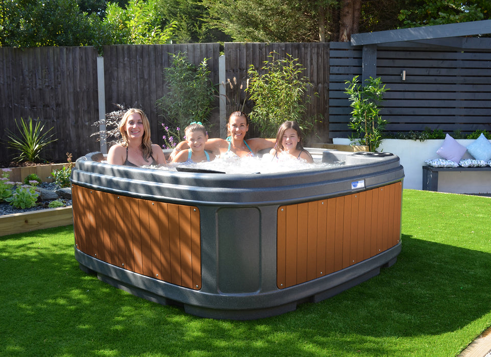 RotoSpa DuraSpa S160 Hot Tub/Cold Plunge (6 Person)