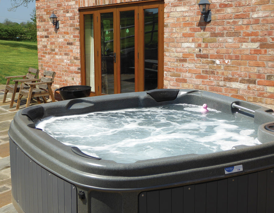 RotoSpa DuraSpa S160 Hot Tub/Cold Plunge (6 Person)