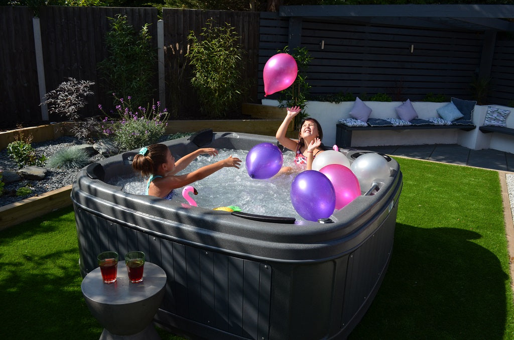 RotoSpa DuraSpa S160 Hot Tub/Cold Plunge (6 Person)