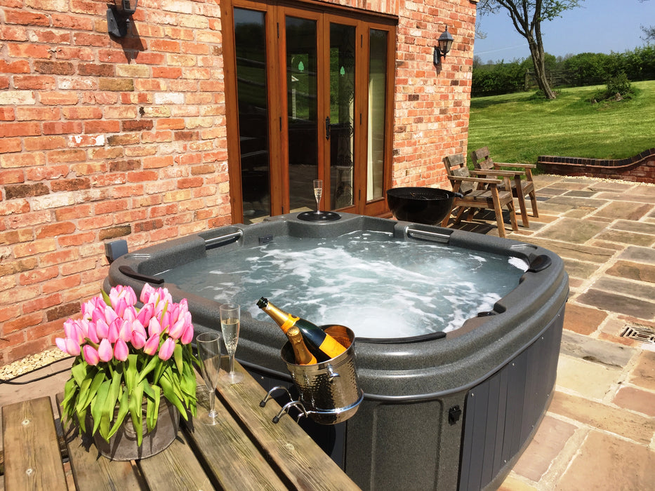 RotoSpa DuraSpa S160 Hot Tub/Cold Plunge (6 Person)