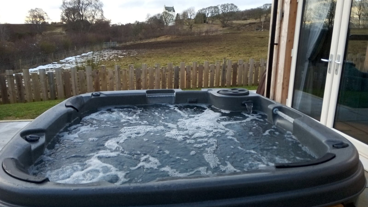 RotoSpa DuraSpa S160 Hot Tub/Cold Plunge (6 Person)