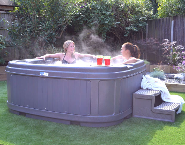 RotoSpa DuraSpa S160 Hot Tub/Cold Plunge (6 Person)