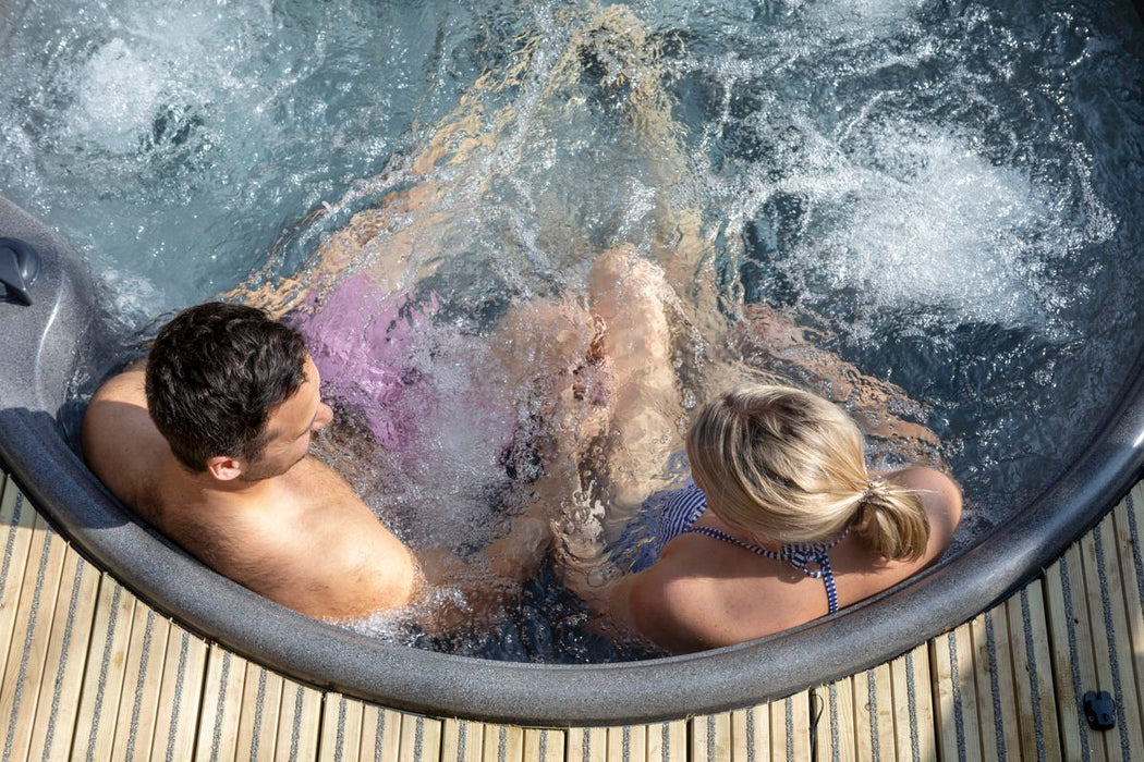 RotoSpa QuatroSpa Hot Tub/Cold Plunge (6 Person)